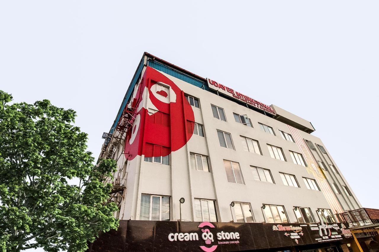 Oyo Flagship 9115 Hotel Udayee International Tirupati Exteriér fotografie