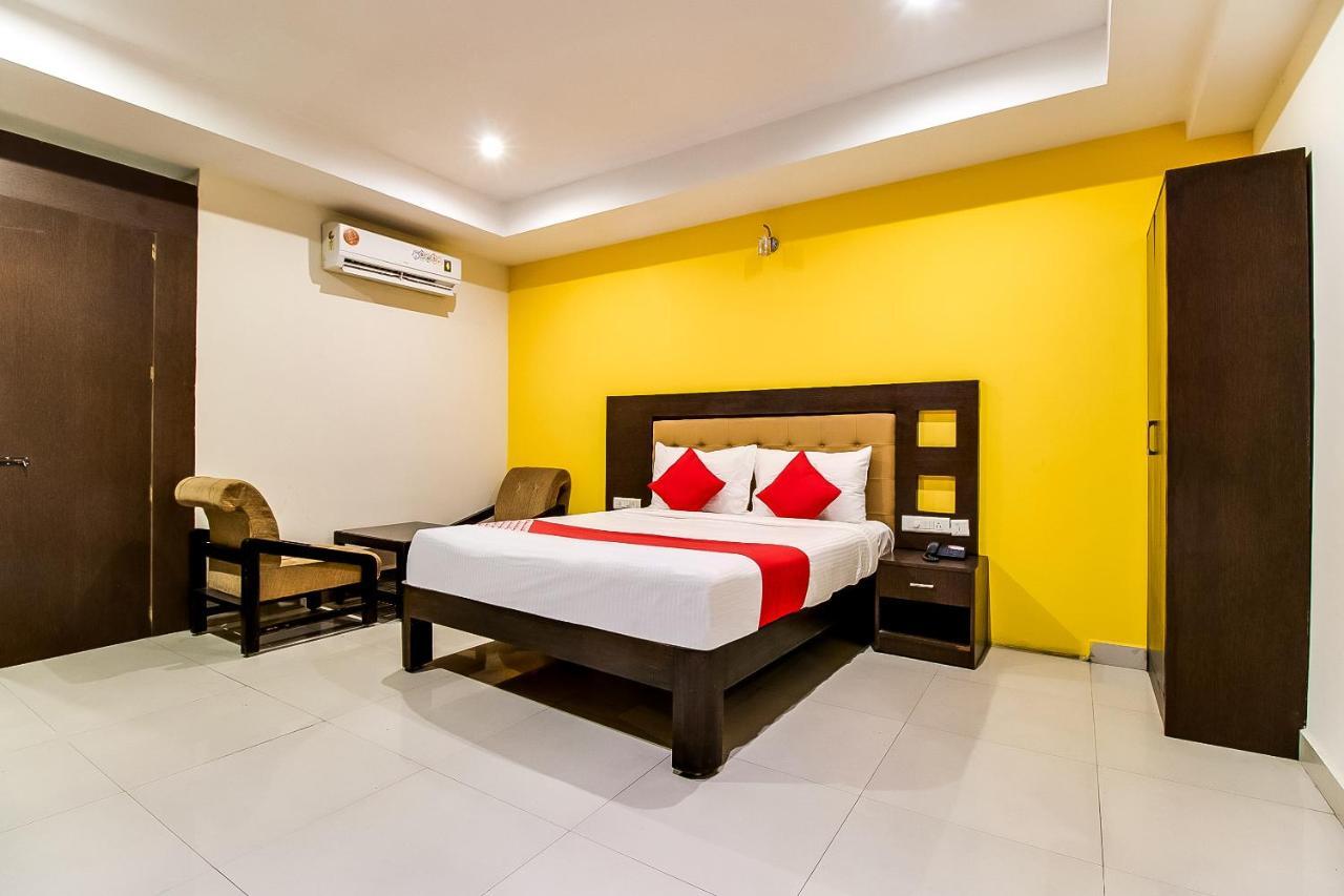 Oyo Flagship 9115 Hotel Udayee International Tirupati Exteriér fotografie